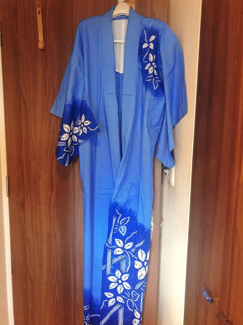 中古美品　有松鳴海絞り　浴衣　絵羽の付け下げ調が可愛い♡ぼかしのブルー水色　お花